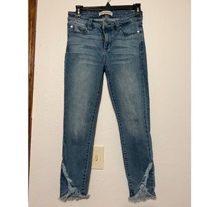 Liverpool The skinny crop Jean. Size 4/27. Good conditions.
